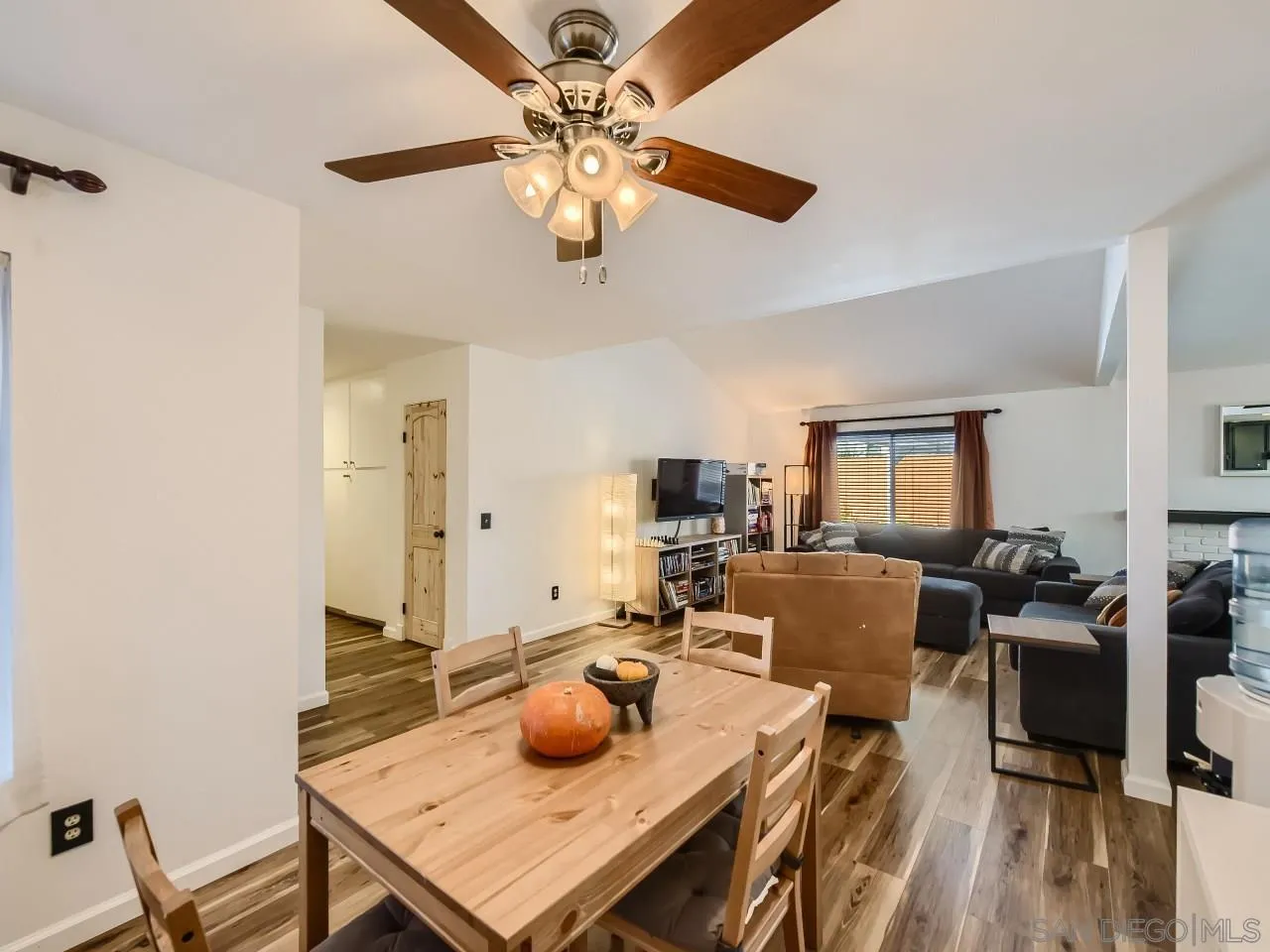 9250 Pennywood Road Santee, CA 92071 - Photo 6 of 24 Gallery Image 6