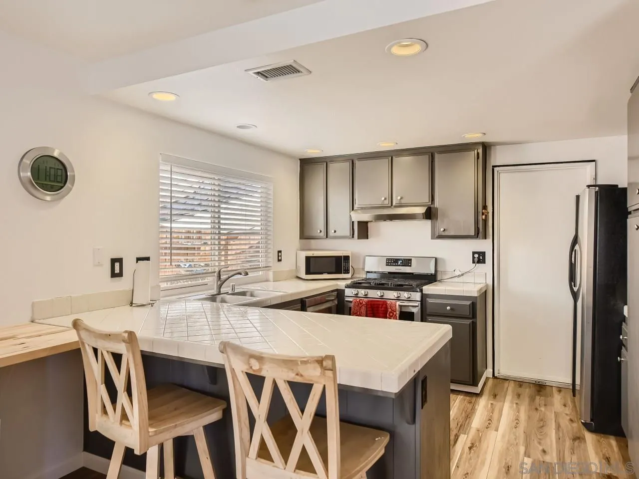 9250 Pennywood Road Santee, CA 92071 - Photo 8 of 24 Gallery Image 8