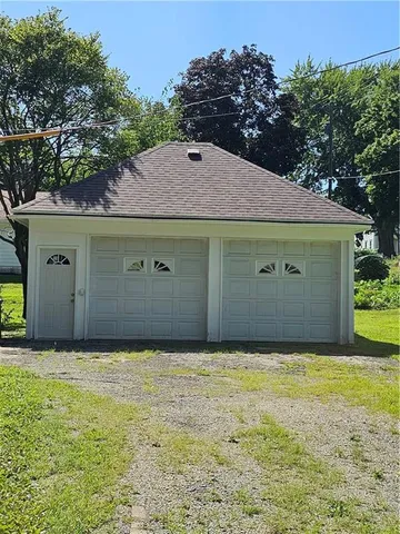 $325,000 | 207 South Ives Street, Highland, KS 66035