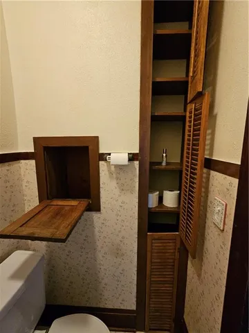 $325,000 | 207 South Ives Street, Highland, KS 66035