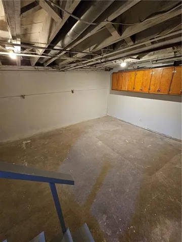 $325,000 | 207 South Ives Street, Highland, KS 66035