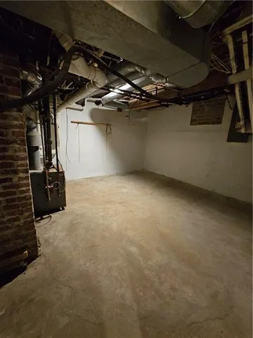 $325,000 | 207 South Ives Street, Highland, KS 66035