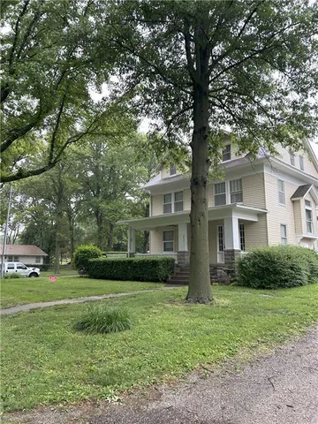 $325,000 | 207 South Ives Street, Highland, KS 66035
