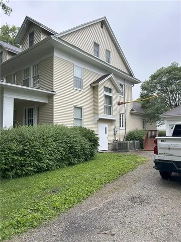 $325,000 | 207 South Ives Street, Highland, KS 66035