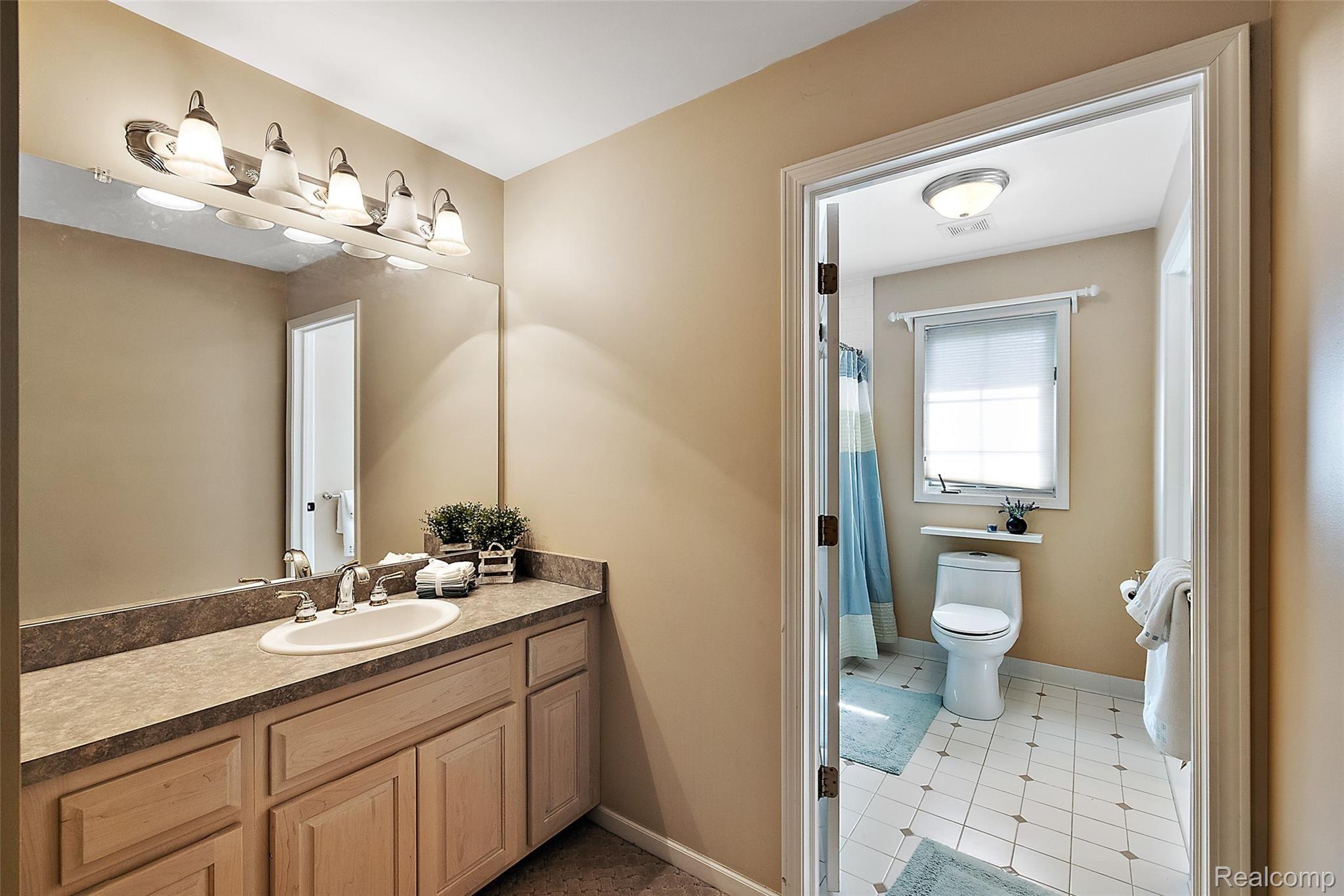 3501 Warwick Drive Rochester, MI 48309 - Photo 39 of 67 3501 Warwick Dr-62.jpg