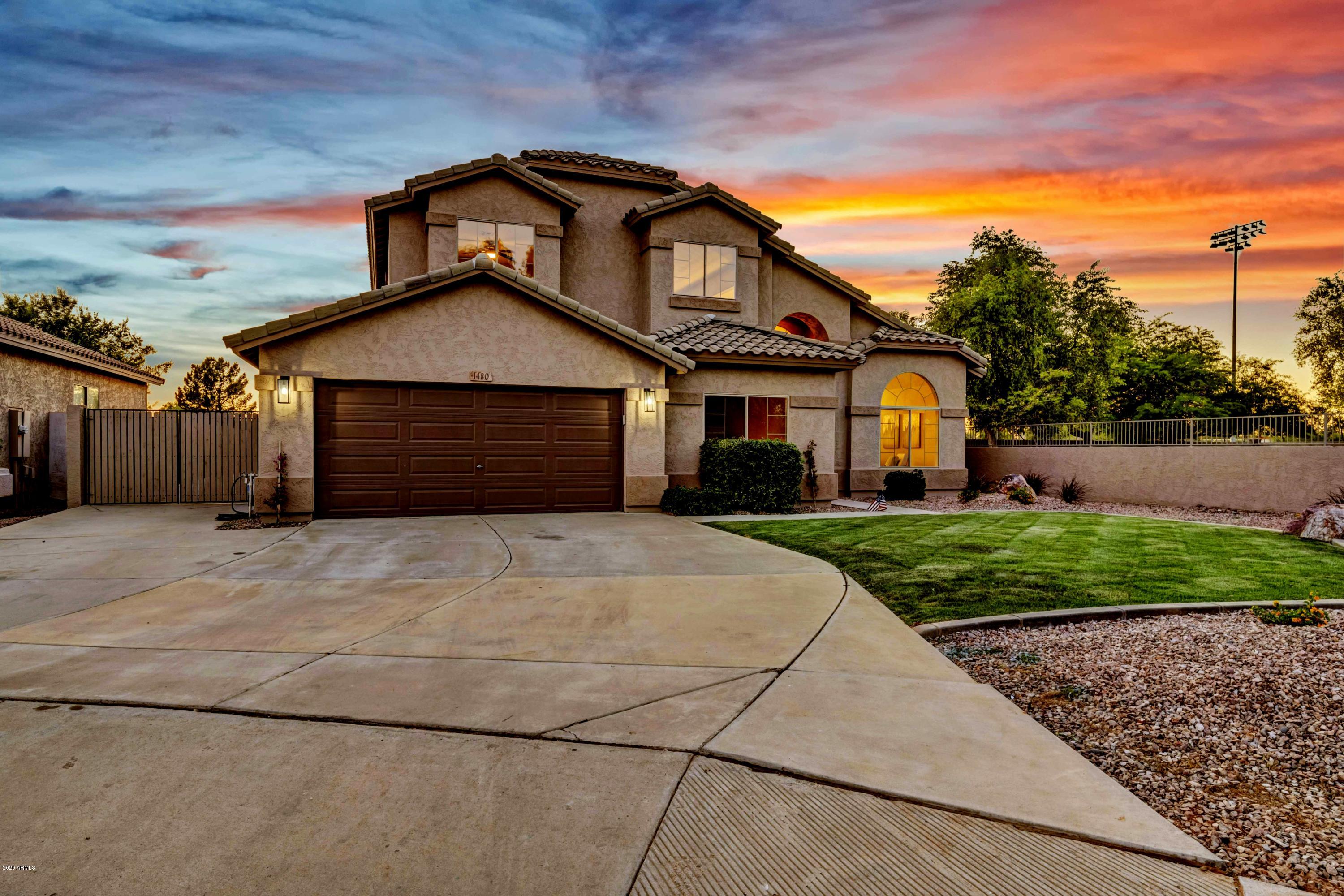1480 Poinciana Road Gilbert, AZ 85234 - Photo 3 of 42 DLB_1798_79