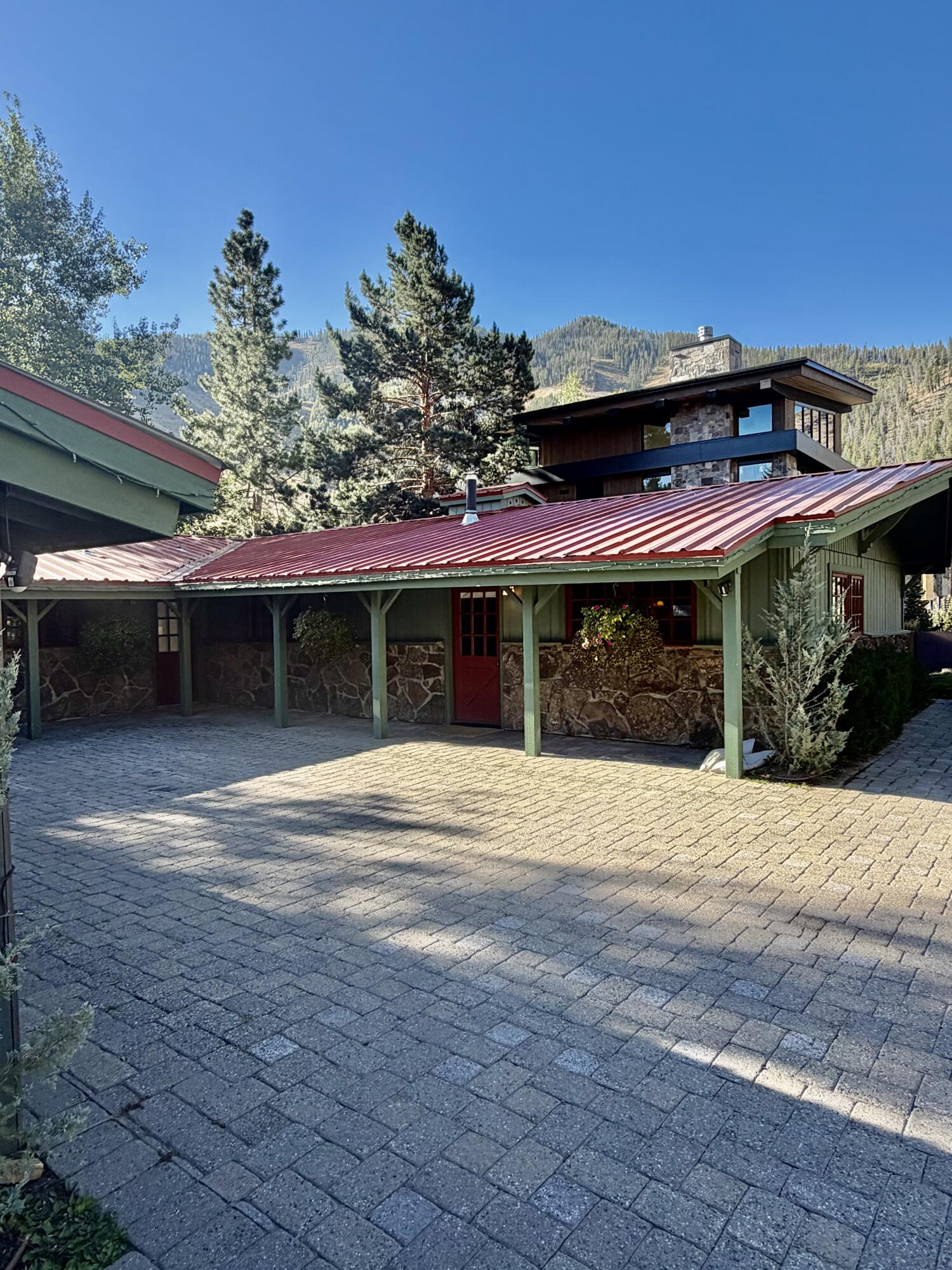 3119 Warm Springs Road, Unit 14 Ketchum, ID 83340 - Photo 2 of 9 Unit 4 Entrance