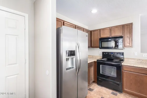 $2,000 | 23690 West Bowker Street, Buckeye, AZ 85326