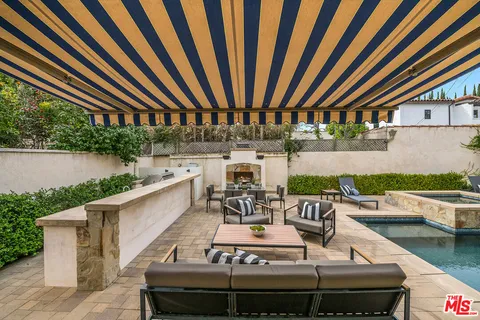 $2,295,000 | 4419 North Clybourn Avenue, Toluca Lake, CA 91602