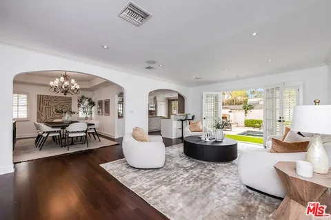 $2,295,000 | 4419 North Clybourn Avenue, Toluca Lake, CA 91602