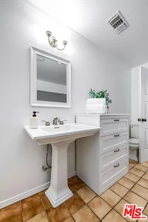 $2,295,000 | 4419 North Clybourn Avenue, Toluca Lake, CA 91602