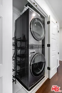 $2,295,000 | 4419 North Clybourn Avenue, Toluca Lake, CA 91602