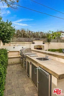 $2,295,000 | 4419 North Clybourn Avenue, Toluca Lake, CA 91602