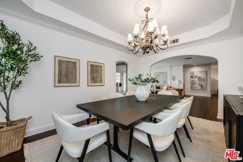 $2,295,000 | 4419 North Clybourn Avenue, Toluca Lake, CA 91602