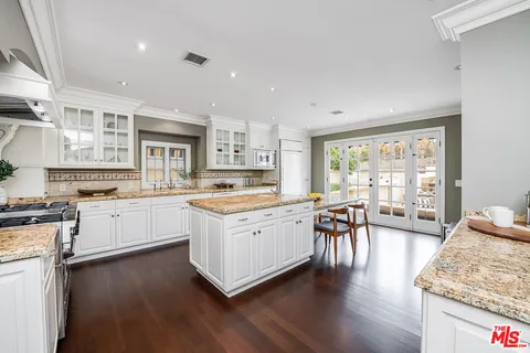 $2,295,000 | 4419 North Clybourn Avenue, Toluca Lake, CA 91602