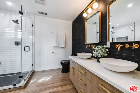 $2,295,000 | 4419 North Clybourn Avenue, Toluca Lake, CA 91602