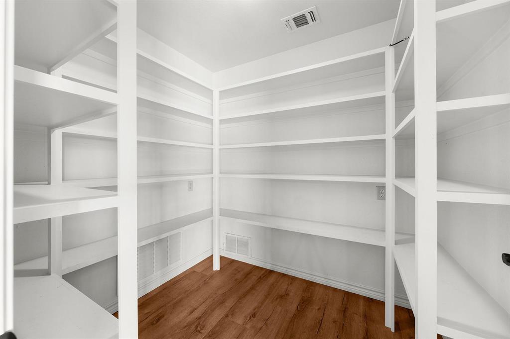 537 Southwest 12 Mount Pleasant, TX 75455 - Photo 16 of 37