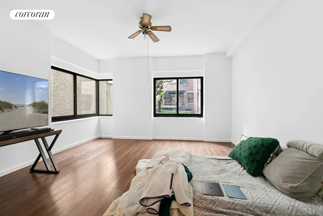 $2,295,000 | 25 East 83rd Street, Unit 2E | Upper East Side