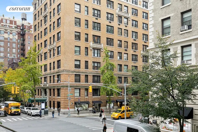 $2,295,000 | 25 East 83rd Street, Unit 2E | Upper East Side
