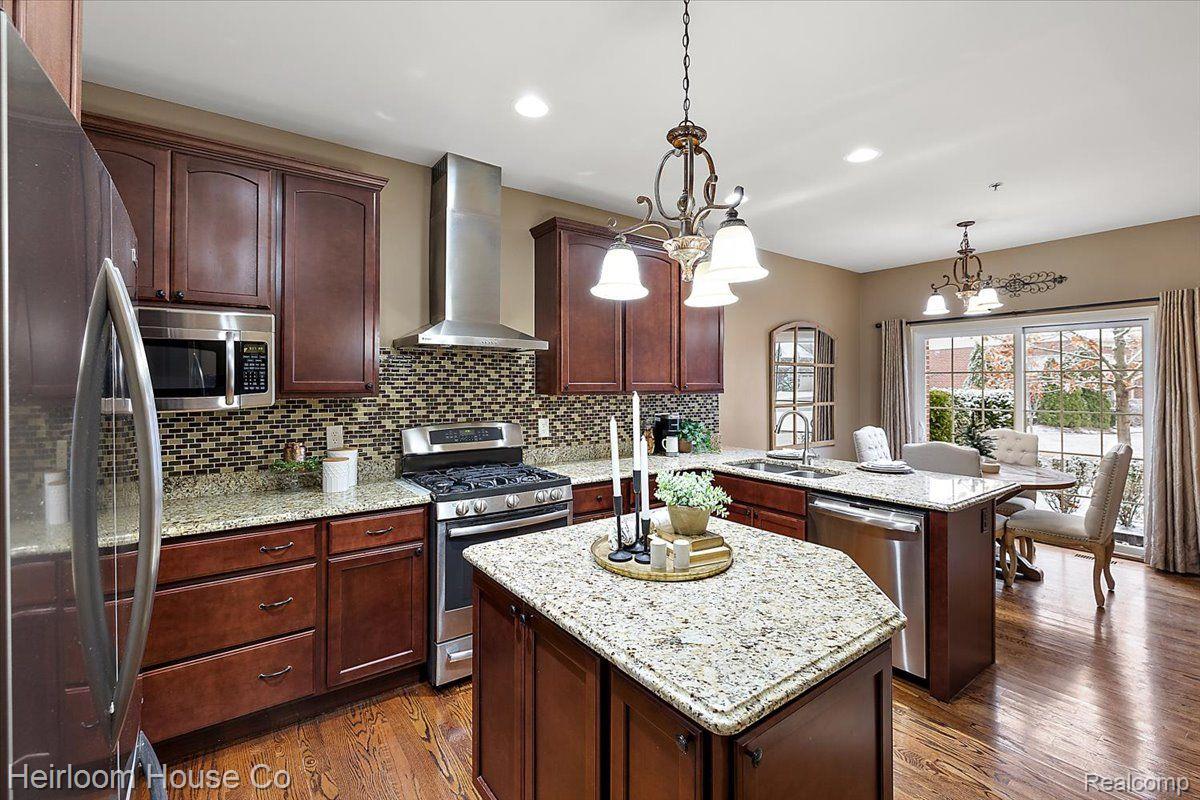 45926 South Stonewood Road Canton, MI 48187 - Photo 6 of 73
