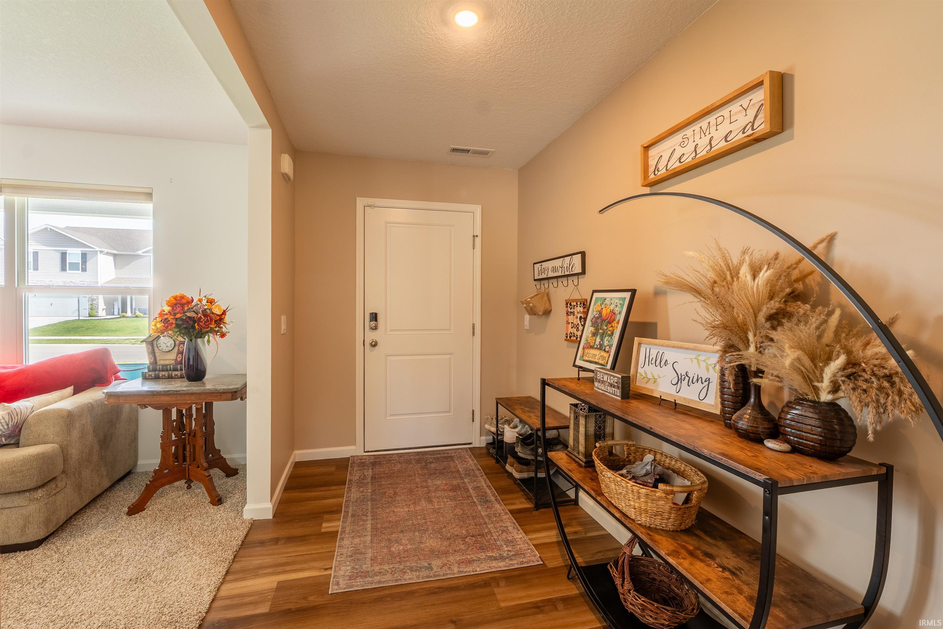 11174 Traders Trce Way Fort Wayne, IN 46835 - Photo 2 of 22