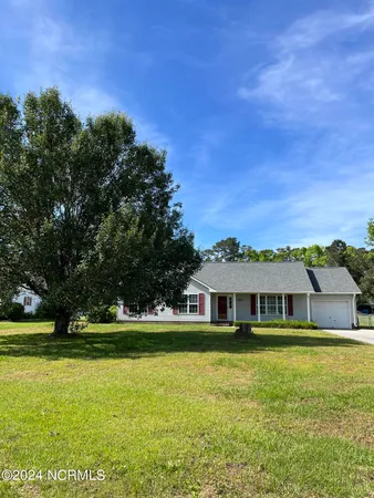 $1,900 | 1913 Champion Drive, Morehead City, NC 28557