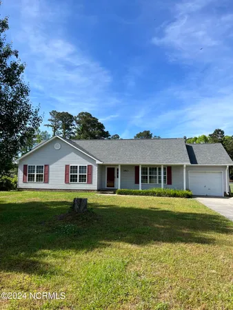 $1,900 | 1913 Champion Drive, Morehead City, NC 28557