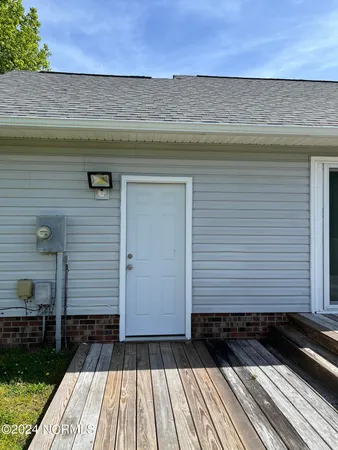 $1,900 | 1913 Champion Drive, Morehead City, NC 28557