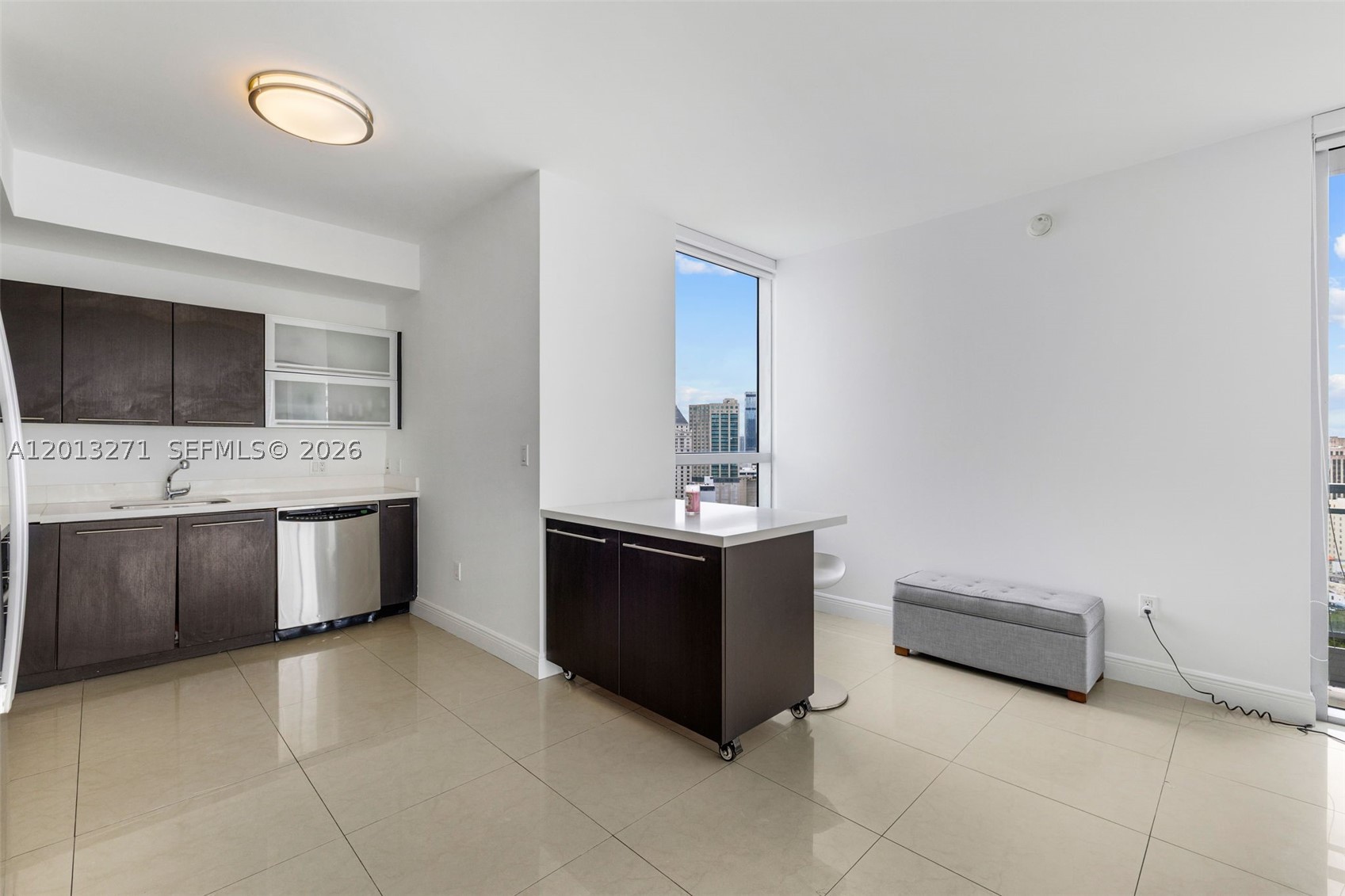 90 Southwest 3rd Street, Unit 2504 Miami, FL 33130 - Photo 2 of 69 Gallery Image 2