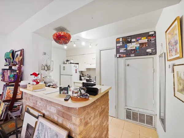 $144,000 | 815 Wax Myrtle Lane, Unit A, Houston, TX 77079