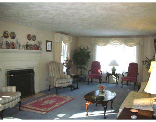 65 Ford Road Sudbury, MA 01776 - Photo 4 of 17 Gallery Image 4