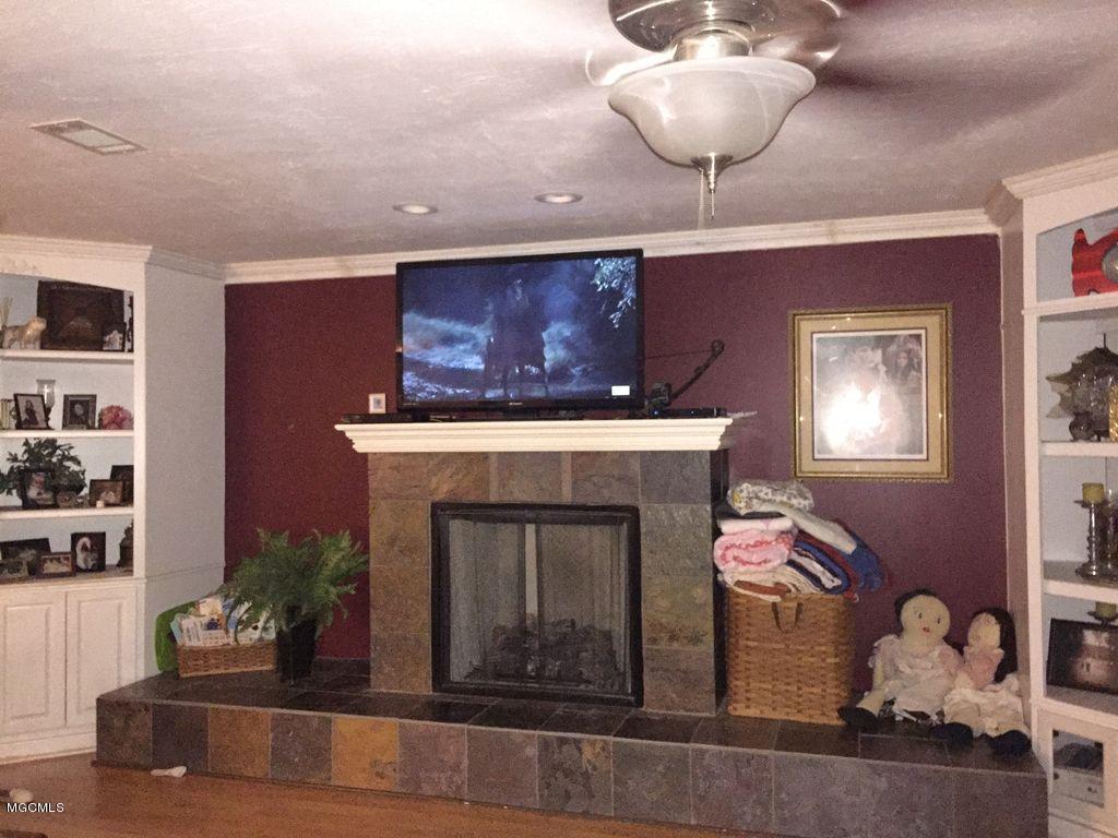 371 Magnolia Road Perkinston, MS 39573 - Photo 8 of 12 Living Room
