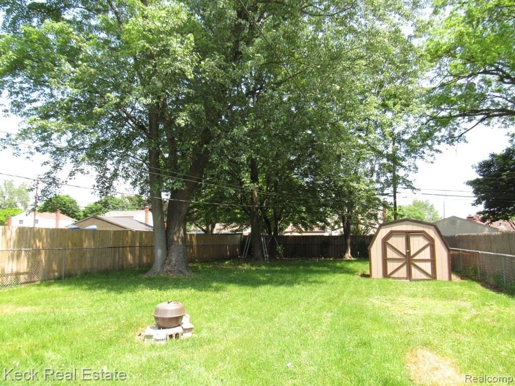 10535 Pardee Road Taylor, MI 48180 - Photo 16 of 18 10535 Pardee (12).JPG