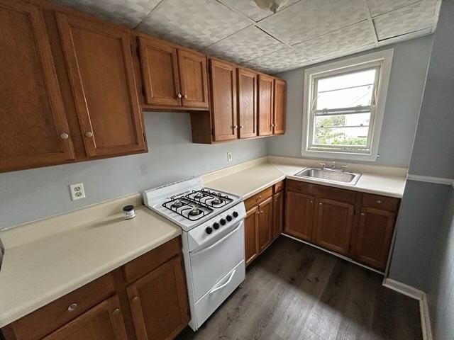 33 Malvey Street, Unit 2F Fall River, MA 02720 - Photo 3 of 9