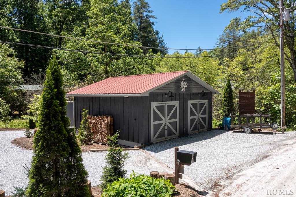 204 Lance Road Cashiers, NC 28717 - Photo 1 of 13 Gallery Image 1