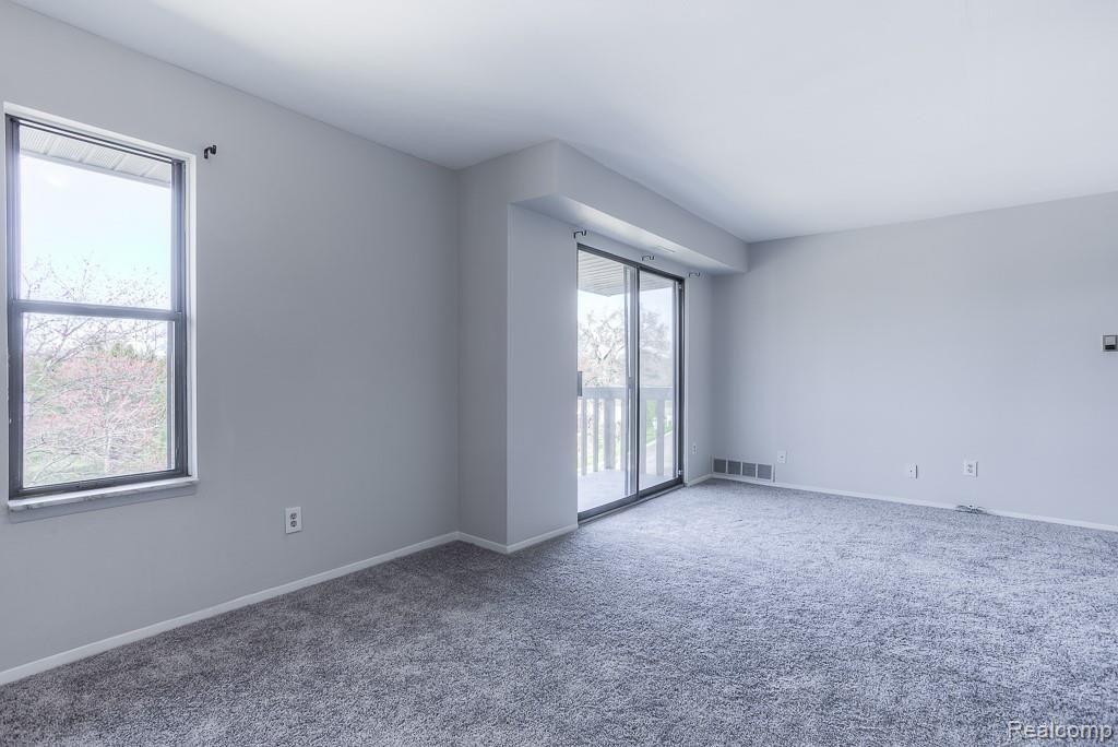 31993 West 12 Mile Road, Unit 303 Farmington Hills, MI 48334 - Photo 10 of 18