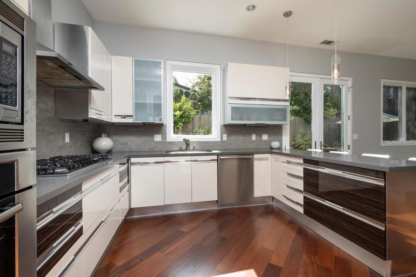 2007 Sharon Road Menlo Park, CA 94025 - Photo 6 of 27 Gallery Image 6
