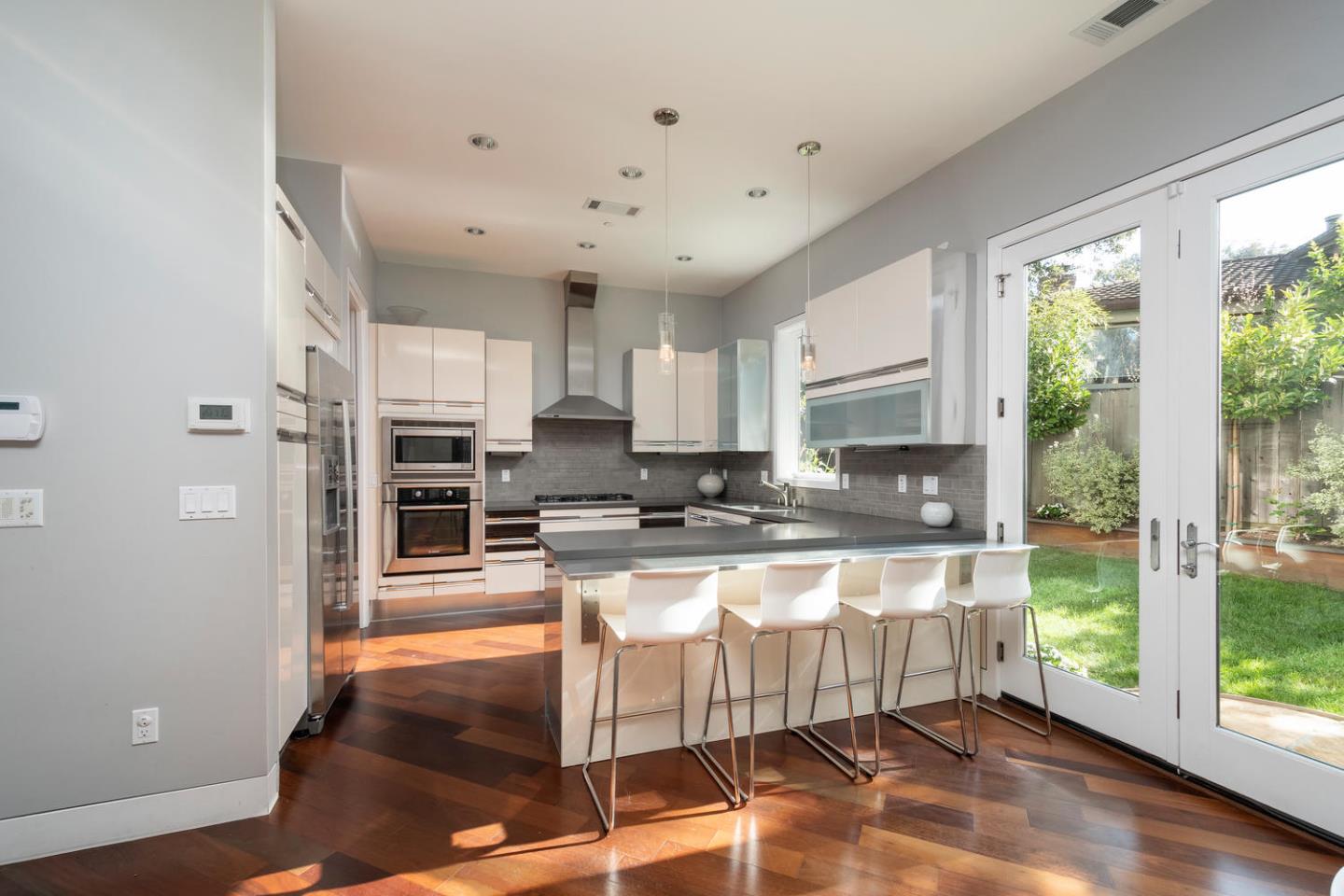 2007 Sharon Road Menlo Park, CA 94025 - Photo 7 of 27 Gallery Image 7