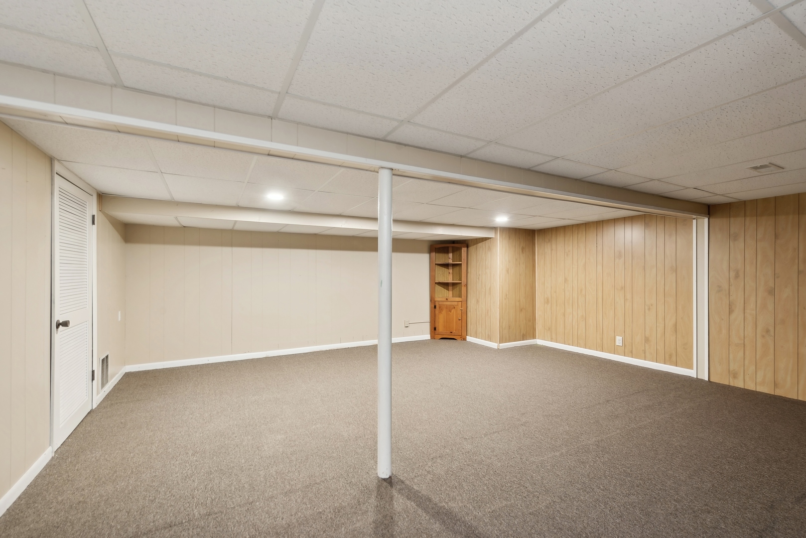 4612 Blue Jay Road Harvard, IL 60033 - Photo 13 of 14 an empty room with a empty space and windows