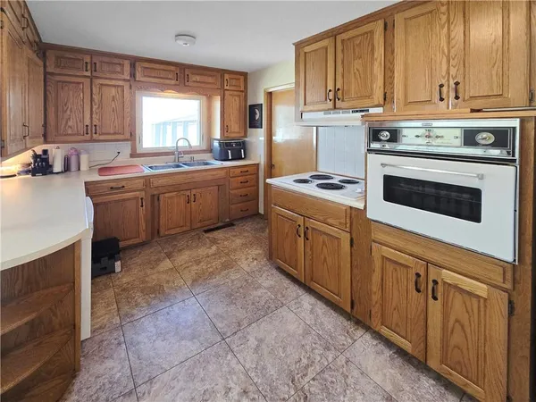 $215,500 | 623 Christopher Street, Warrensburg, MO 64093