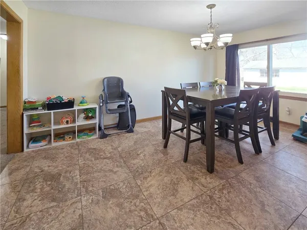 $215,500 | 623 Christopher Street, Warrensburg, MO 64093