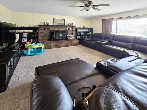 $215,500 | 623 Christopher Street, Warrensburg, MO 64093