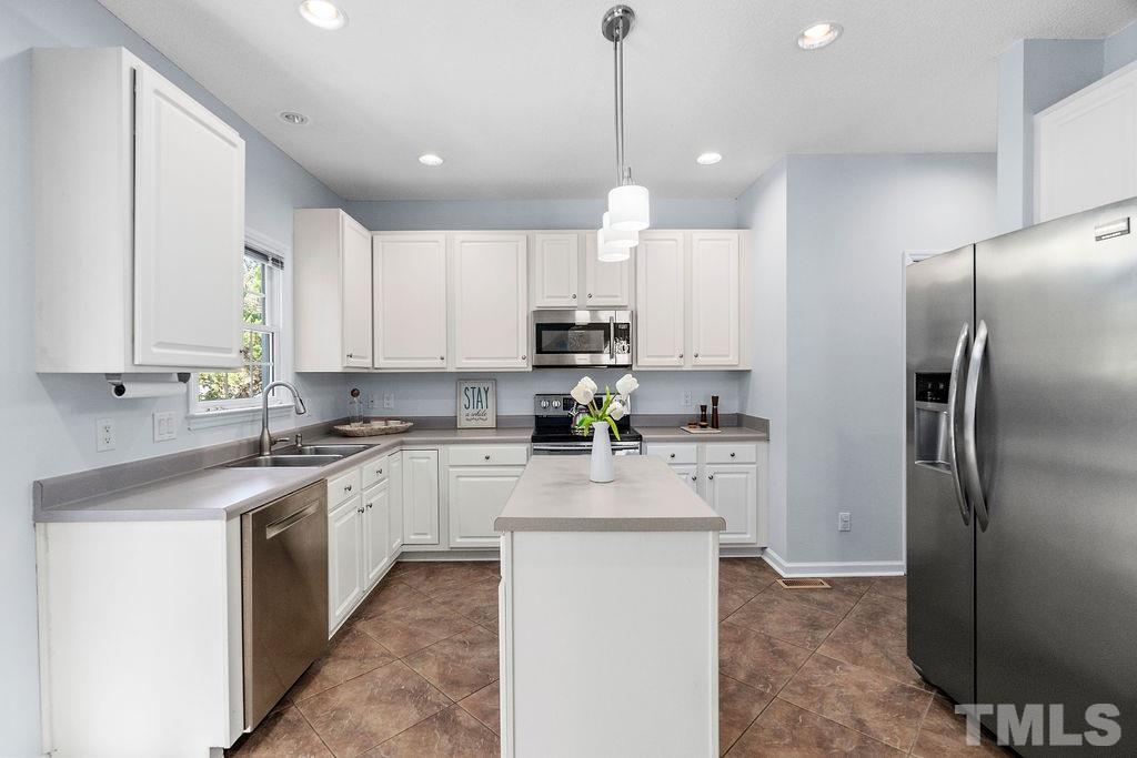 12213 Breton Lane Raleigh, NC 27613 - Photo 11 of 30