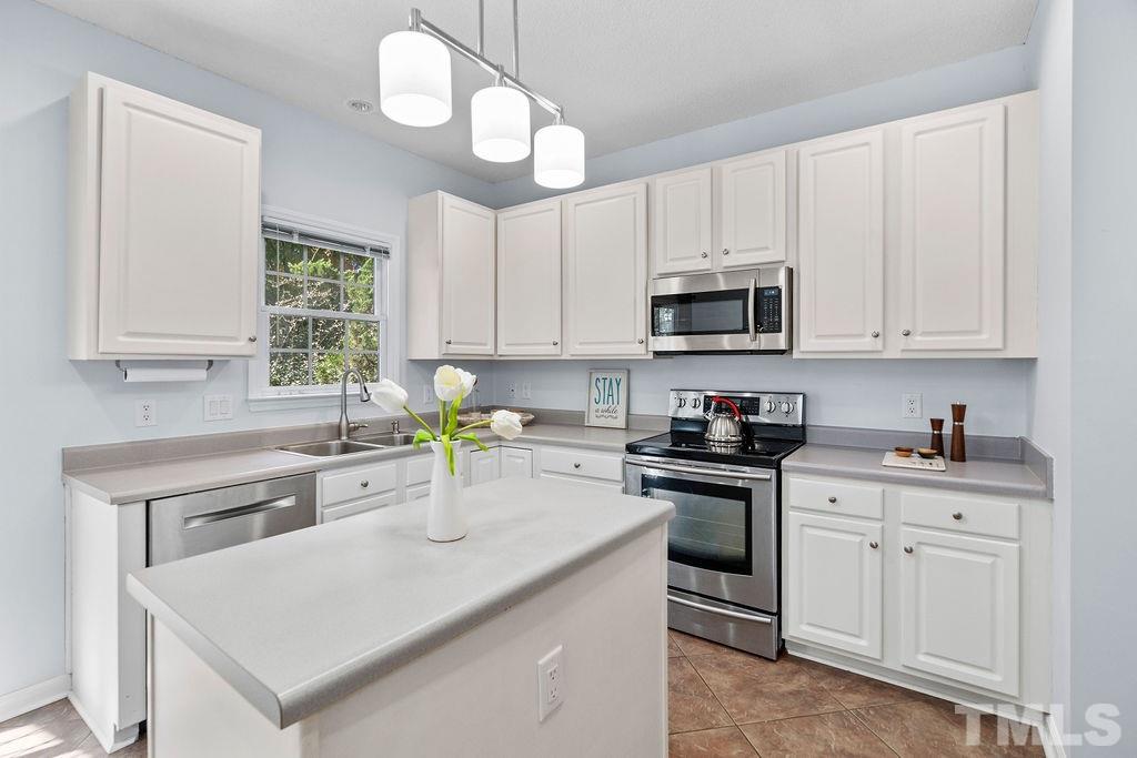 12213 Breton Lane Raleigh, NC 27613 - Photo 12 of 30