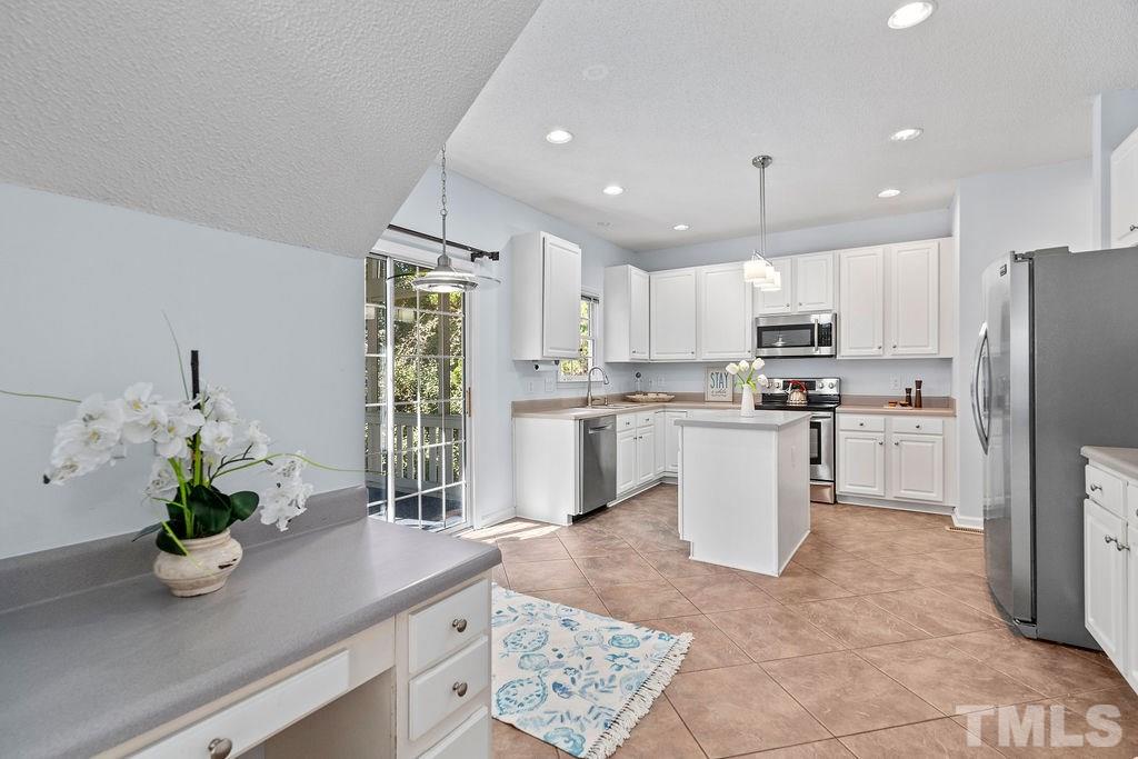 12213 Breton Lane Raleigh, NC 27613 - Photo 10 of 30