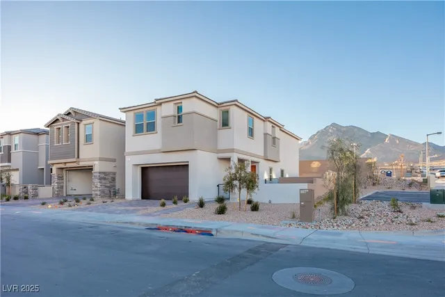 $3,250 | 95 Silver Run Lane, Las Vegas, NV 89138