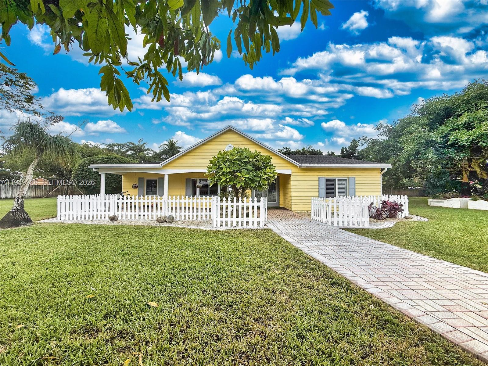 19280 Southwest 304th Street Homestead, FL 33030 - Photo 3 of 57