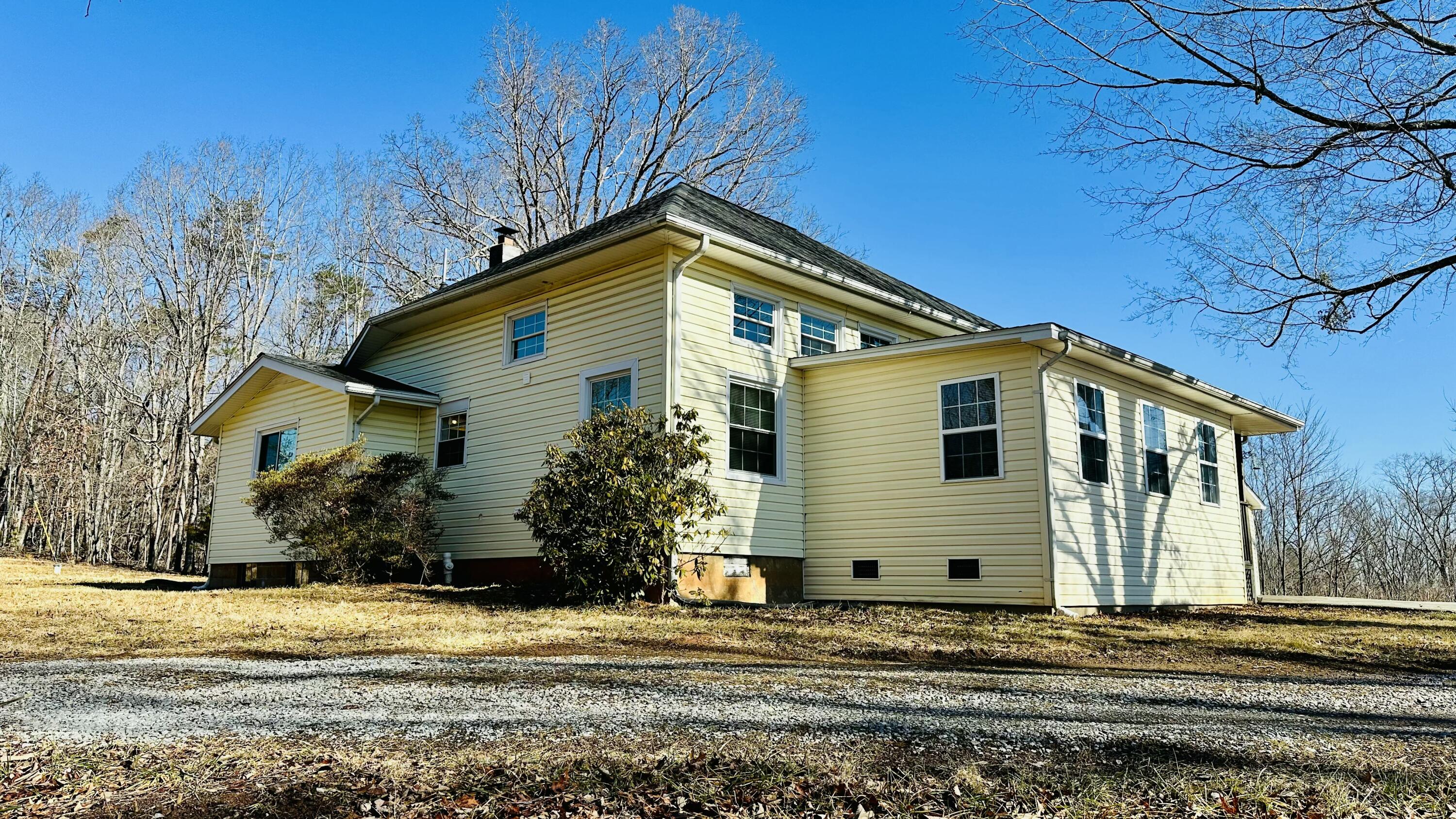 5930 Edwardsville Road Hardy, VA 24101 - Photo 49 of 63 IMG_2972