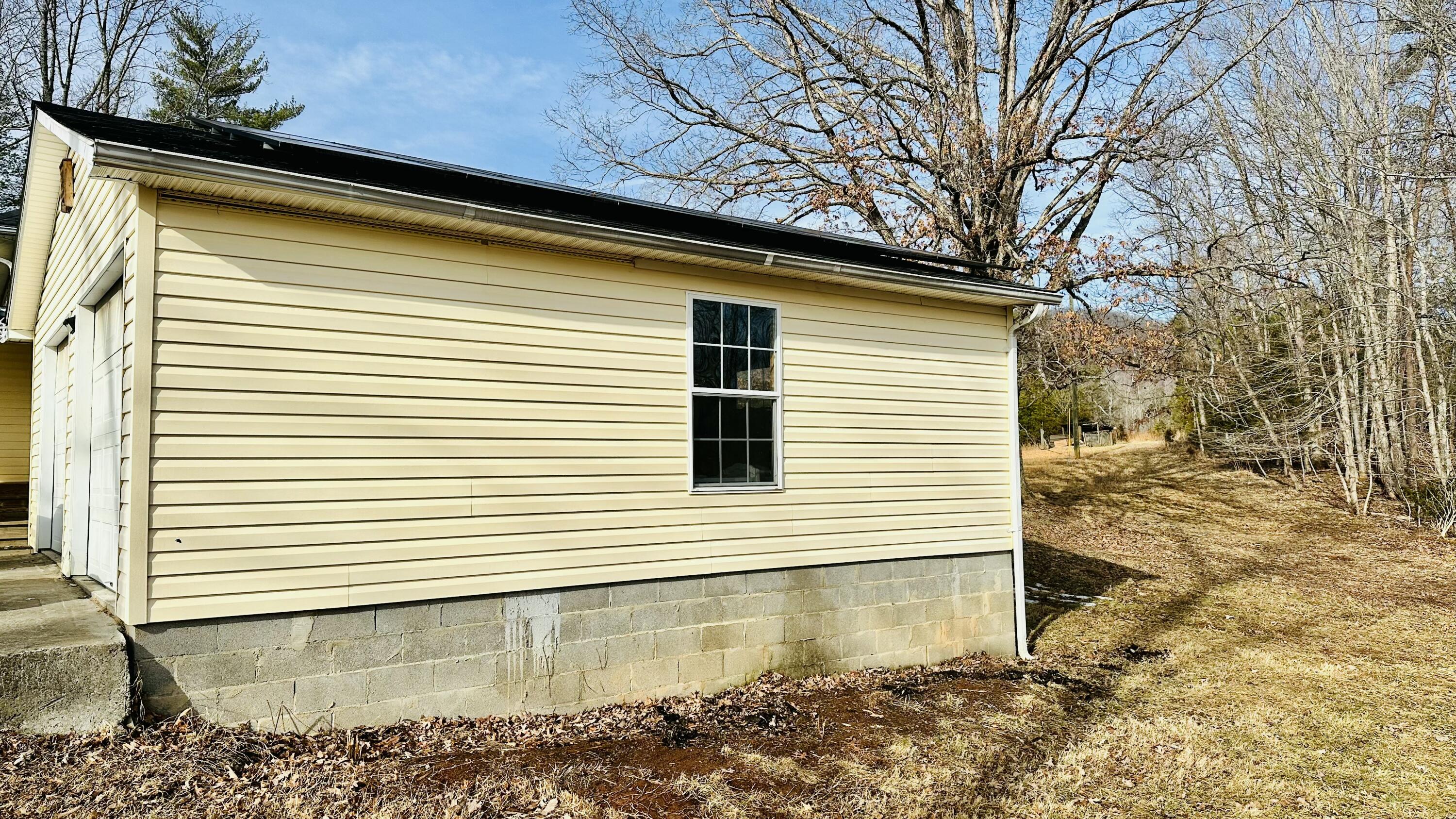 5930 Edwardsville Road Hardy, VA 24101 - Photo 53 of 63 IMG_2985