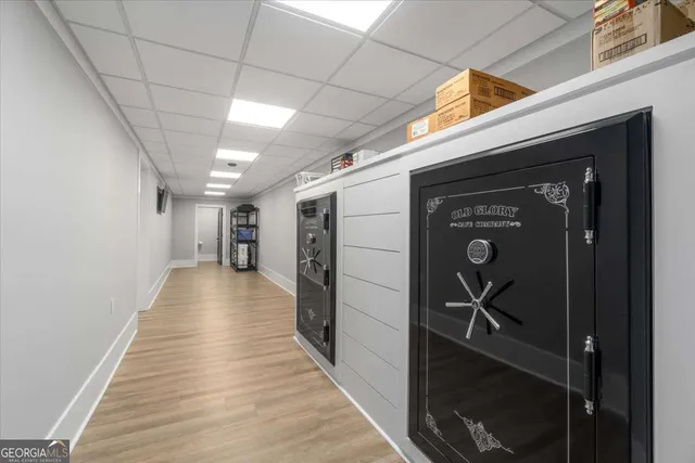 a view of yard with trees